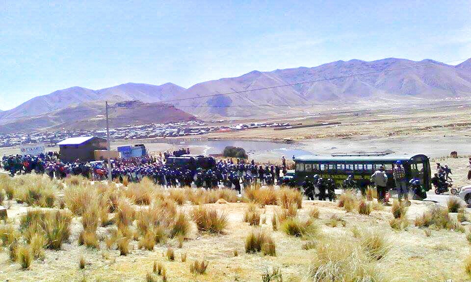 Puno: Pobladores bloquean vías de acceso a Ayaviri para protestar en contra de la contaminación minera