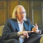 Entrevista con Arturo Escobar: “Hay que abandonar la idea afanosa del crecimiento económico”