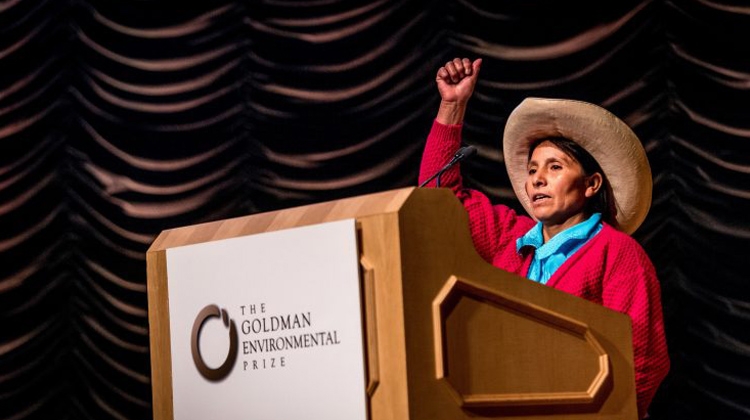 Ganadores del Premio Goldman piden que gobierno peruano garantice integridad de Máxima Acuña