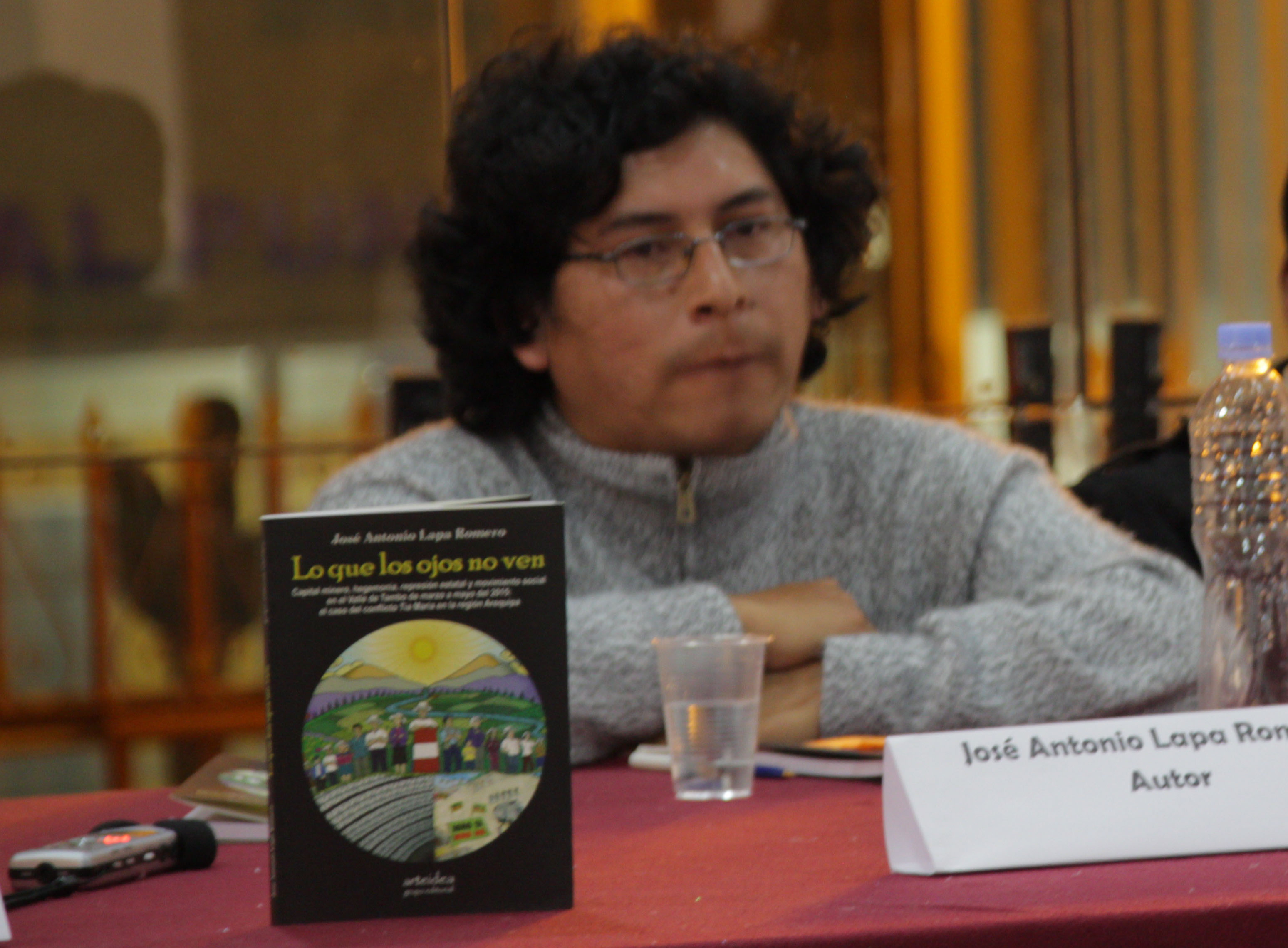 "Lo que los ojos no ven": Libro que muestra las fracturas generadas en el Valle de Tambo por la minería y el Estado