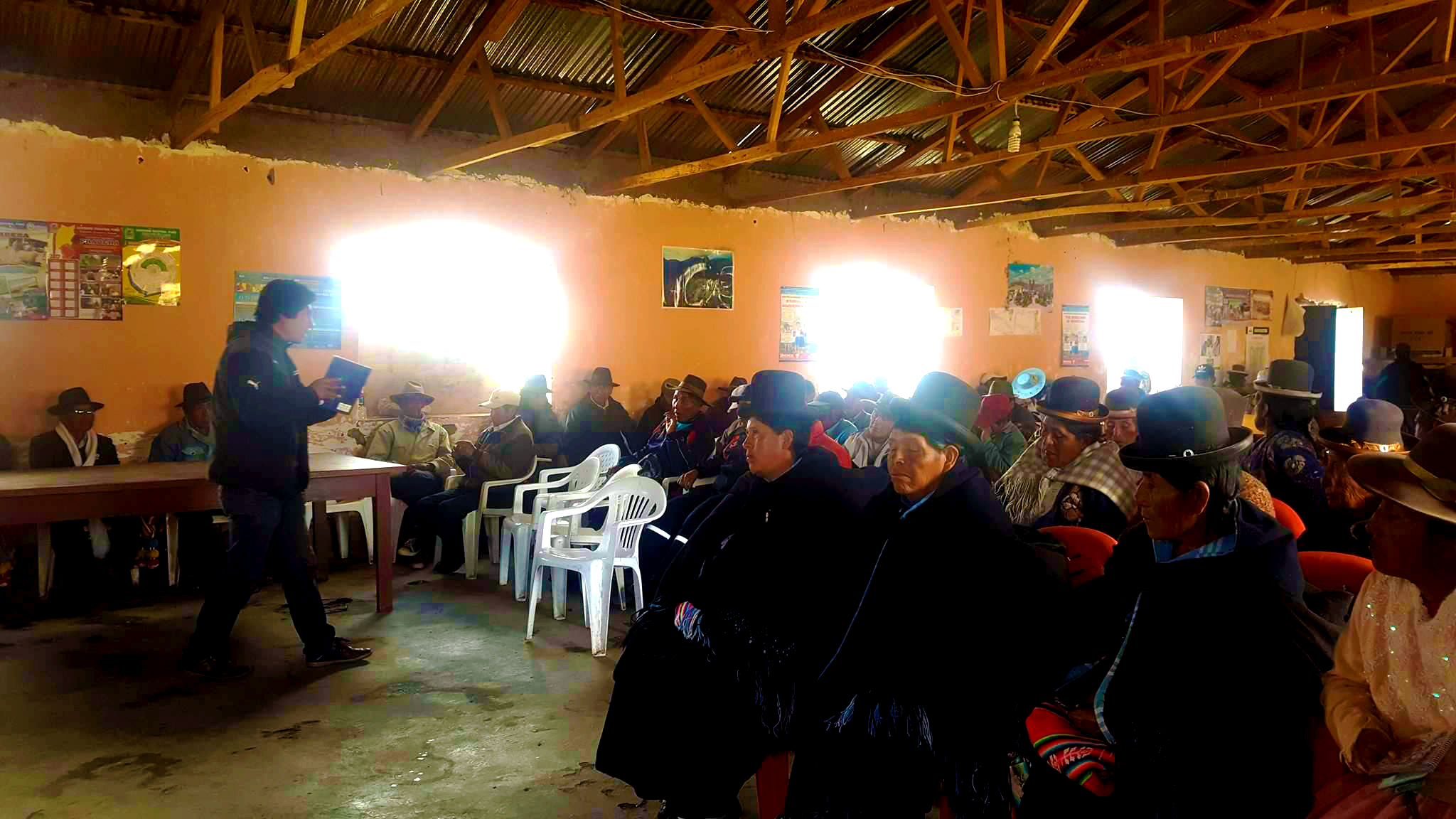 Realización del IV Taller de Fortalecimiento, Realización del tema “Autonomía y Libre Determinación de los Pueblos Originarios”, Comunidad Aurincota del distrito de Huacullani.