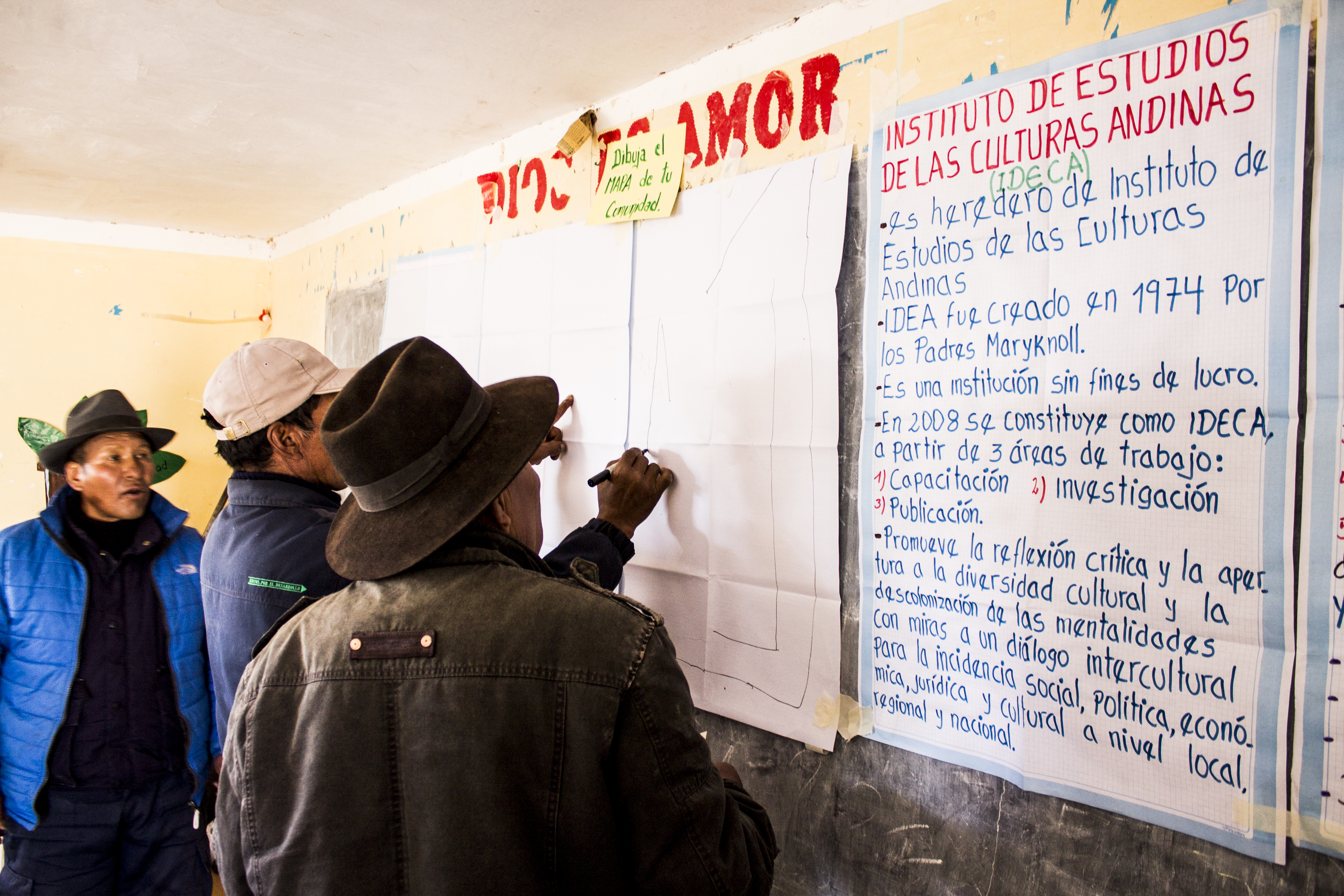 Realización del III Taller de Fortalecimiento sobre “Organización Comunitaria”, en la Comunidad Chambalaya Arriba del distrito de Pisacoma.