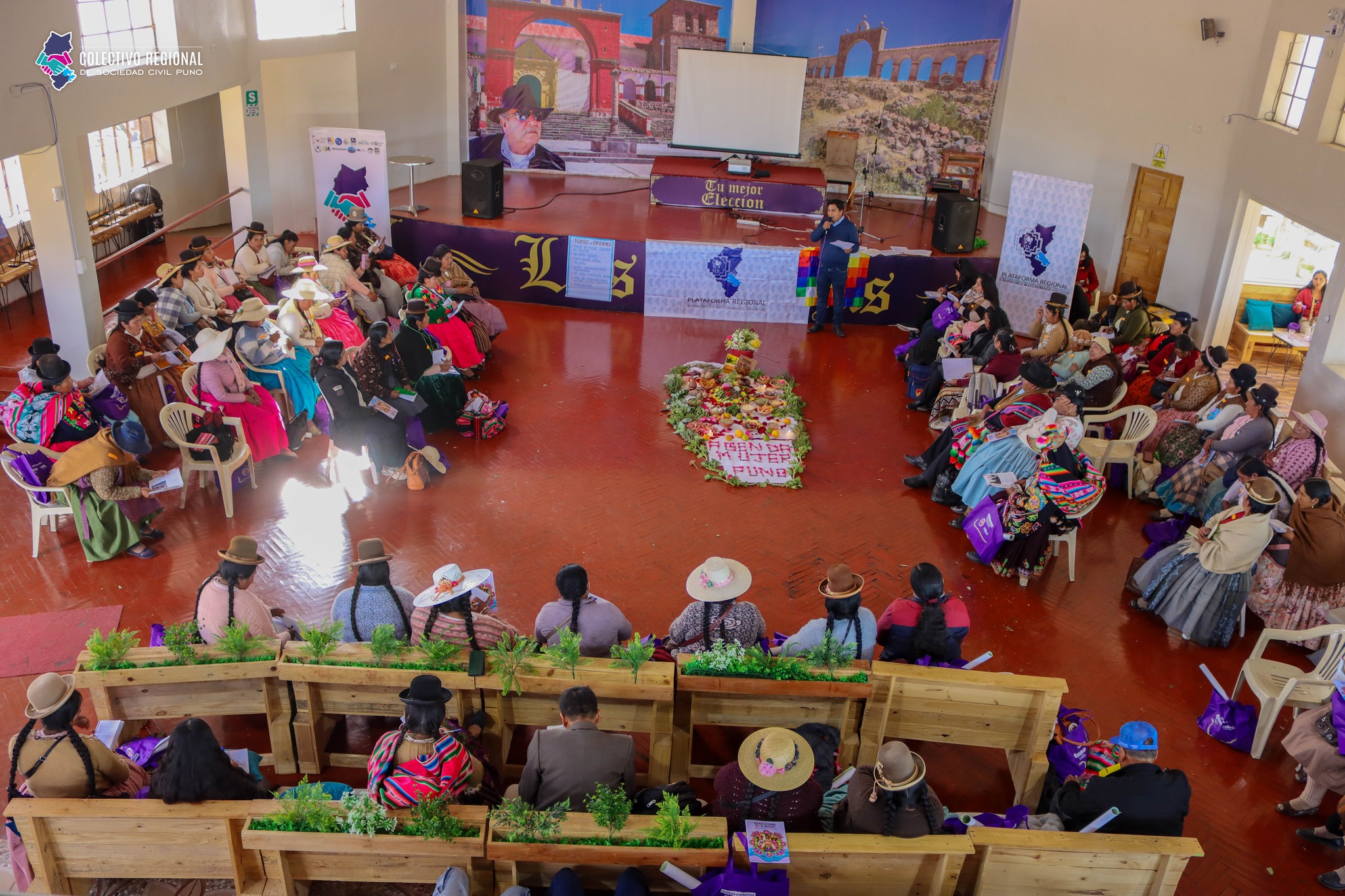 Encuentro de Mujeres Originarias de Puno: Lideresas quechuas, aimaras y urus actualizan su Agenda Regional de Mujeres con visión a futuro.